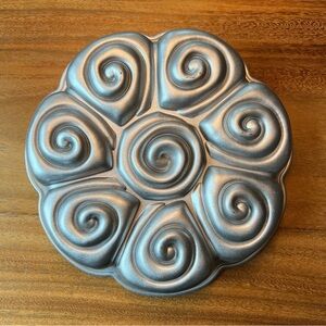 Nordic Ware Cinnamon Bun Pull-Apart